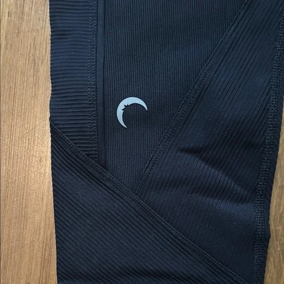 ZYIA Black Ribbed Premium Leggings - Picture 5 of 6